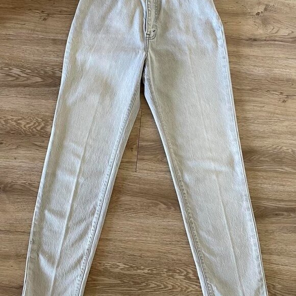 Vintage Levi's Light Grey Jeans | Size 7 - Picture 3 of 5
